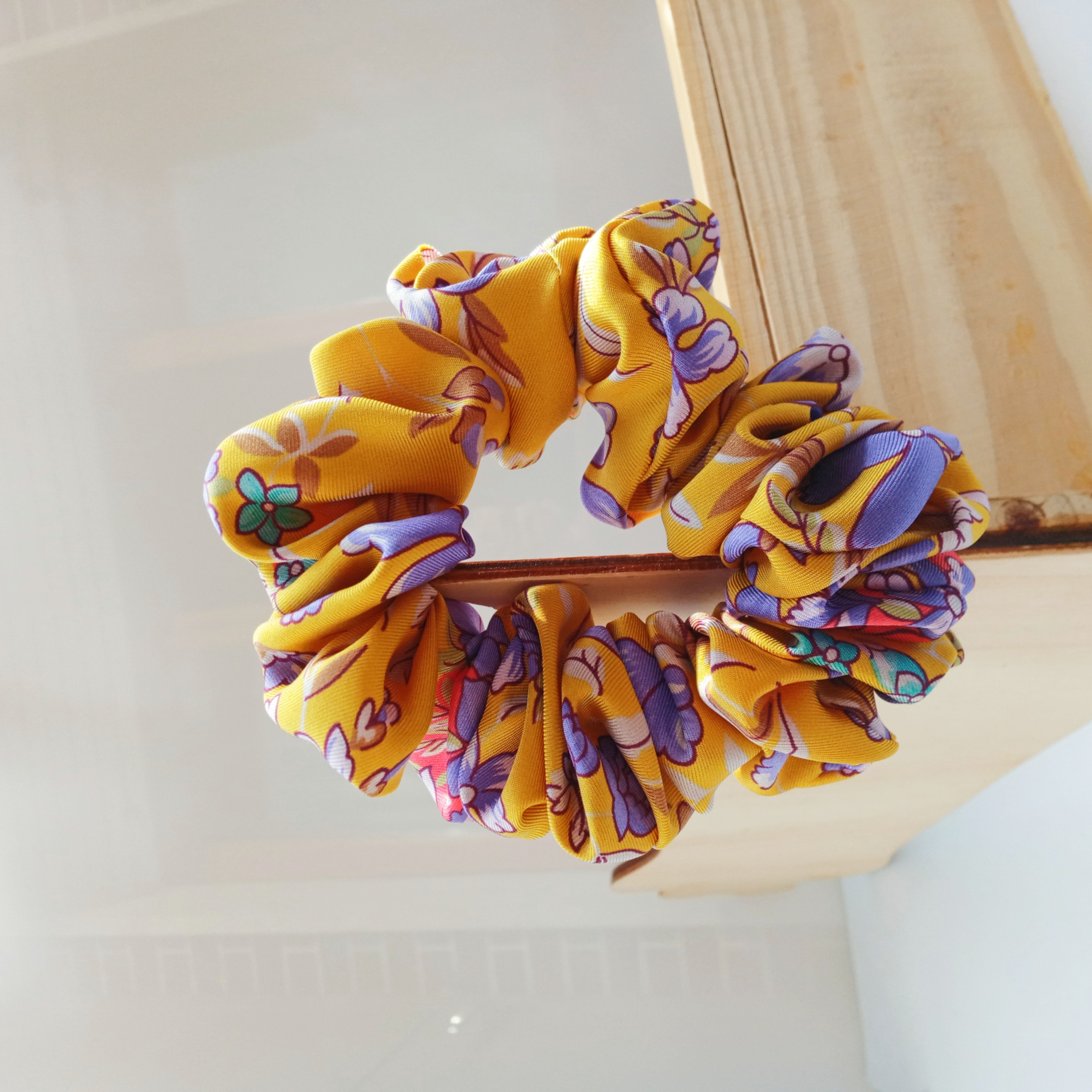Scrunchies Elastico per capelli misto seta giallo floreale 